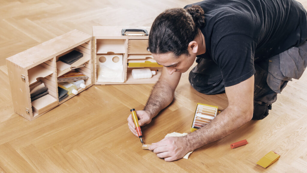 Dass… Professionelle Reparaturen im Holzbereich sich im Rahmen Ihr eigene vier Wände lohnen Professionelle